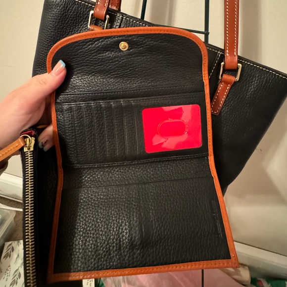 Dooney & Bourke Purse and wallet with cosmetic bag - Picture 5 of 5